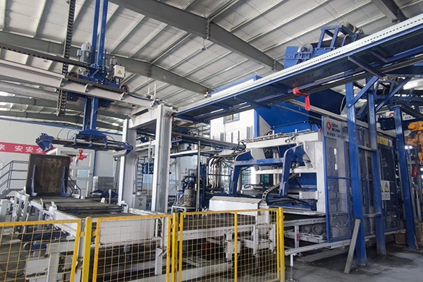 Машина для производства бетонных кирпичей