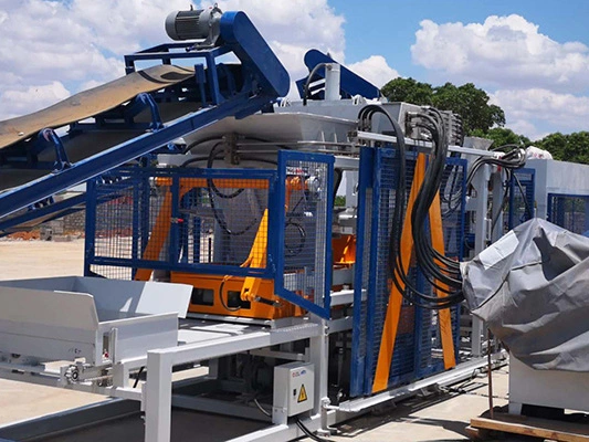 Машина для производства цементных блоков