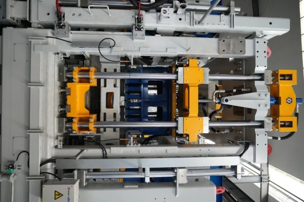 Полностью автоматизированный бетоноделательный станок