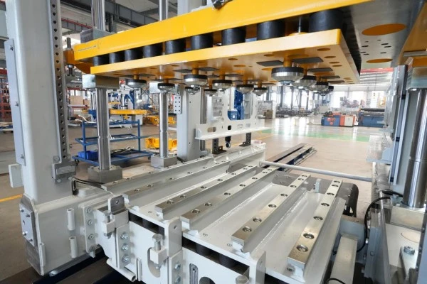 Полностью автоматизированный бетоноделательный станок