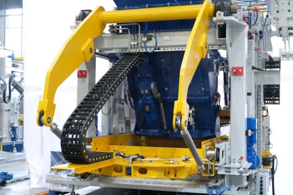 Полностью автоматизированный бетоноделательный станок