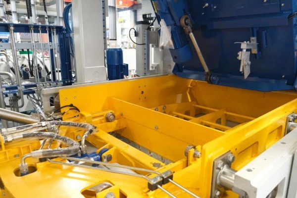 Полностью автоматическая машина для изготовления блоков