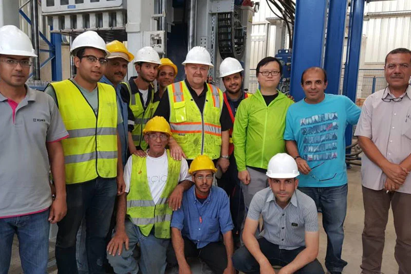 Машина для производства больших досок с одним поддоном